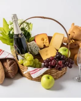 Cesta com Champagne, Queijos, Flores, Frutas e Pelúcia